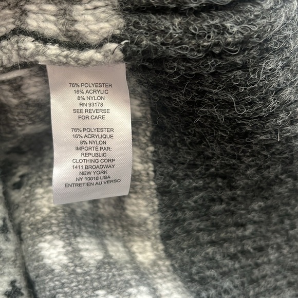 Elegant Charcoal White Striped Knit Turtleneck Sweater, Women’s Sz M, NEW - Picture 12 of 12